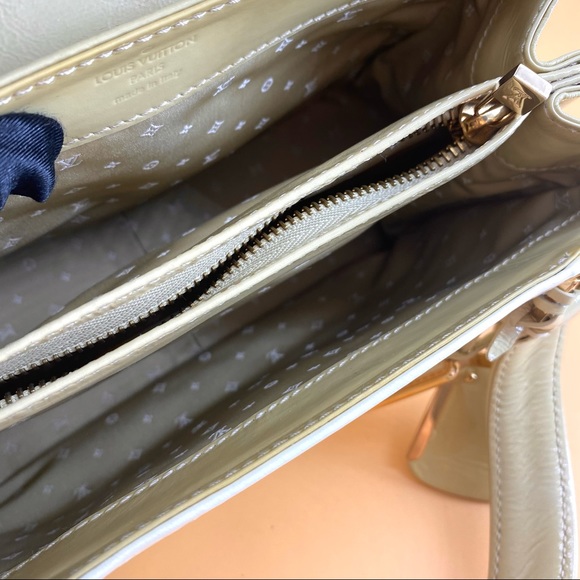 ✈️Sold!LOUIS VUITTON vintage patent mini bag - Picture 11 of 12